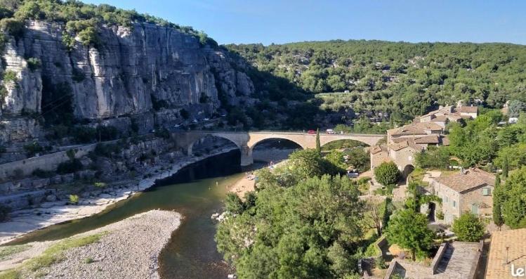 Gite « Les Rives De L'Ardeche » Ucel Kültér fotó